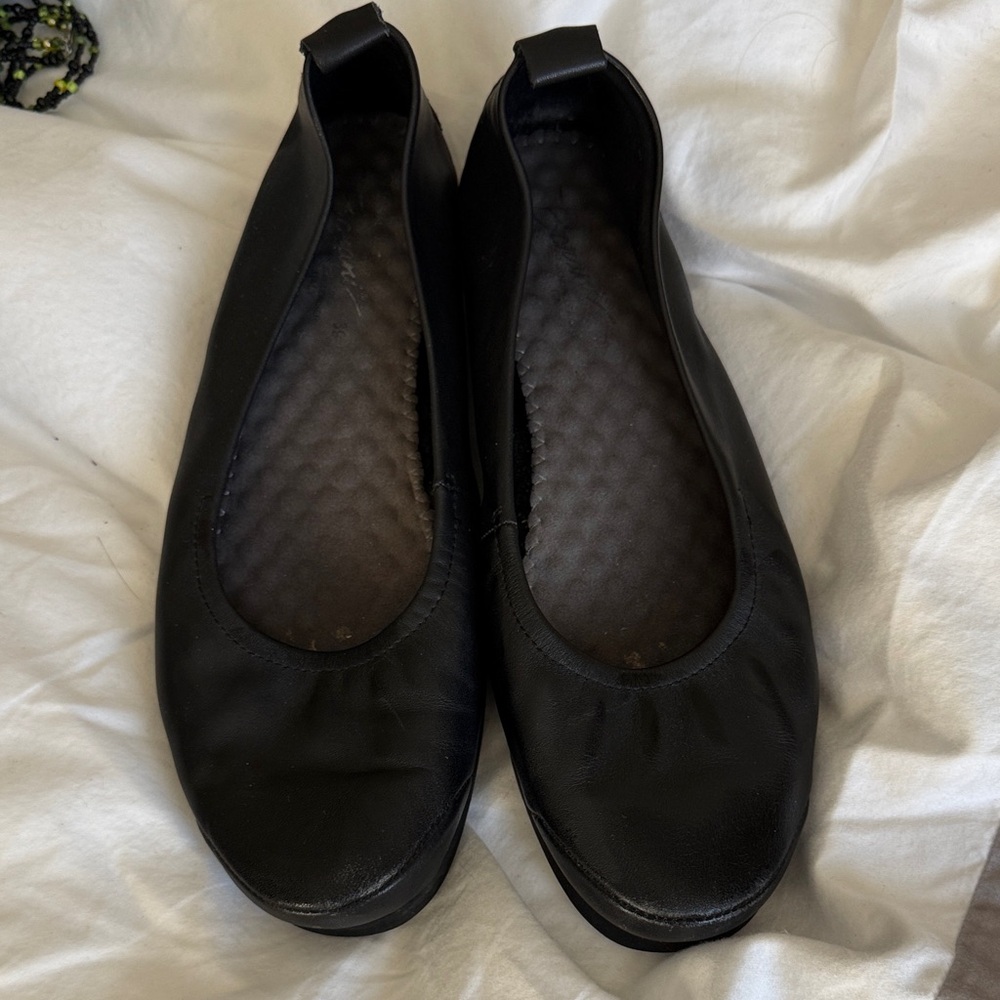 Classic Black Women's Flats